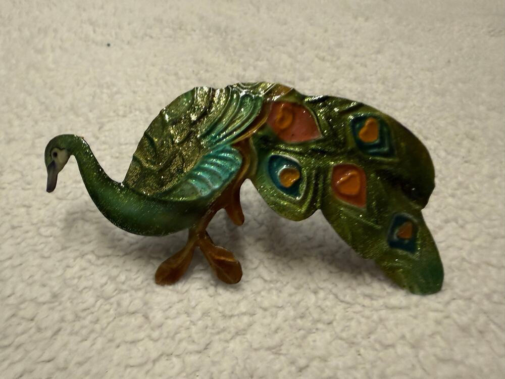 Set of 2 Peacock Napkin Rings Green Enamel Metal Bird Table Decor